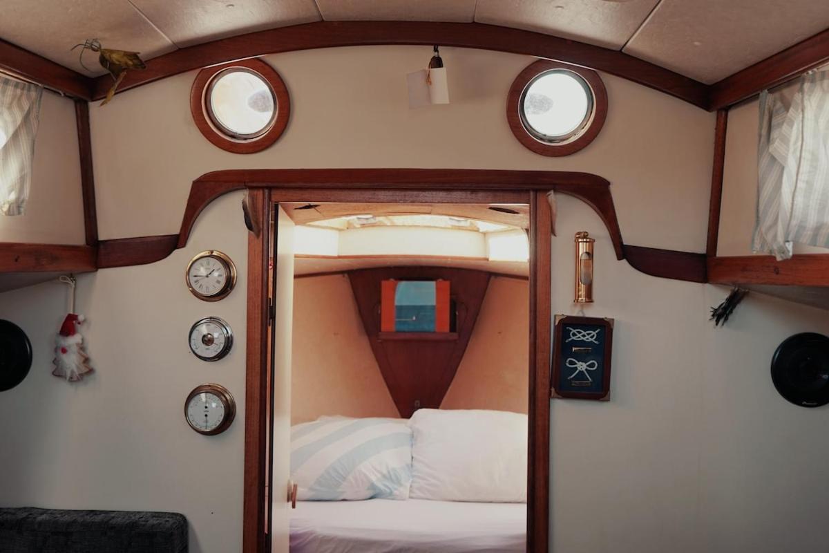 Hotel Cozy Lisbon Marina Sleepaboard - Sail Away Exterior foto